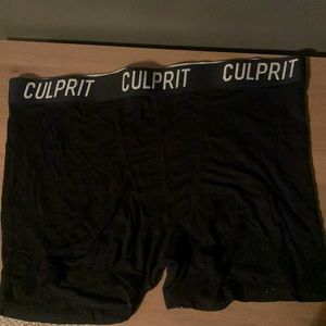 Culprit boxer’s Large